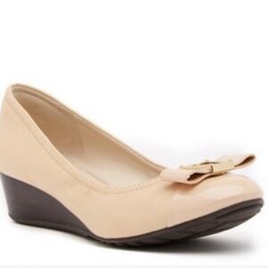 Cole Haan Emory Bow Wedges 7M Nude leather